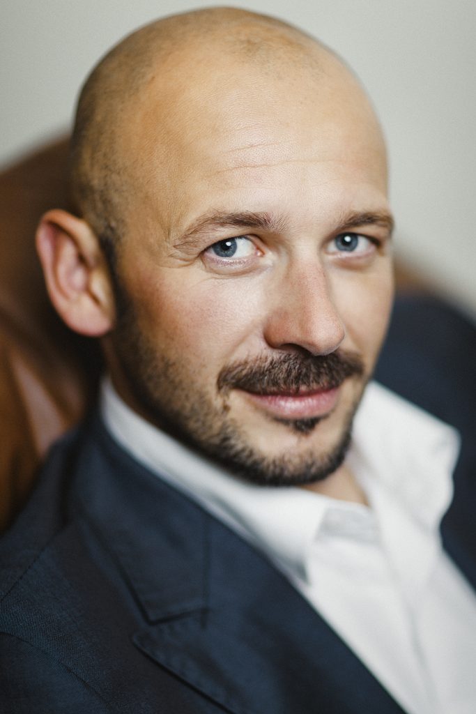 Milan Paprčka • CBS